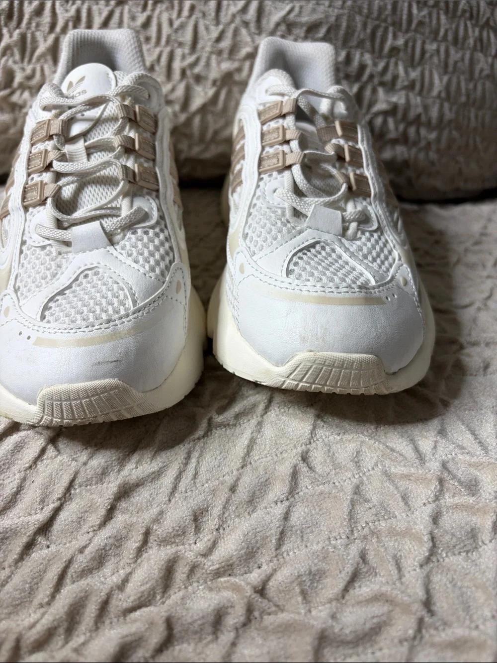 adidas lightweight athletic